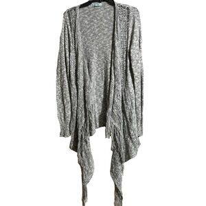 Super Cute Maurices Women’s Fringed Cardigan Sweater Medium